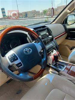 تۆیۆتا لاند کروزەر